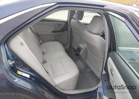 2015 Toyota Camry Hybrid Xle z USA, uszkodzony, nr VIN 4T1BD1FK4FU175330